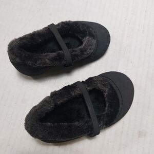 CROCS Fur Lined Mary Jane Black Sandals Size 6-7 Baby Girl